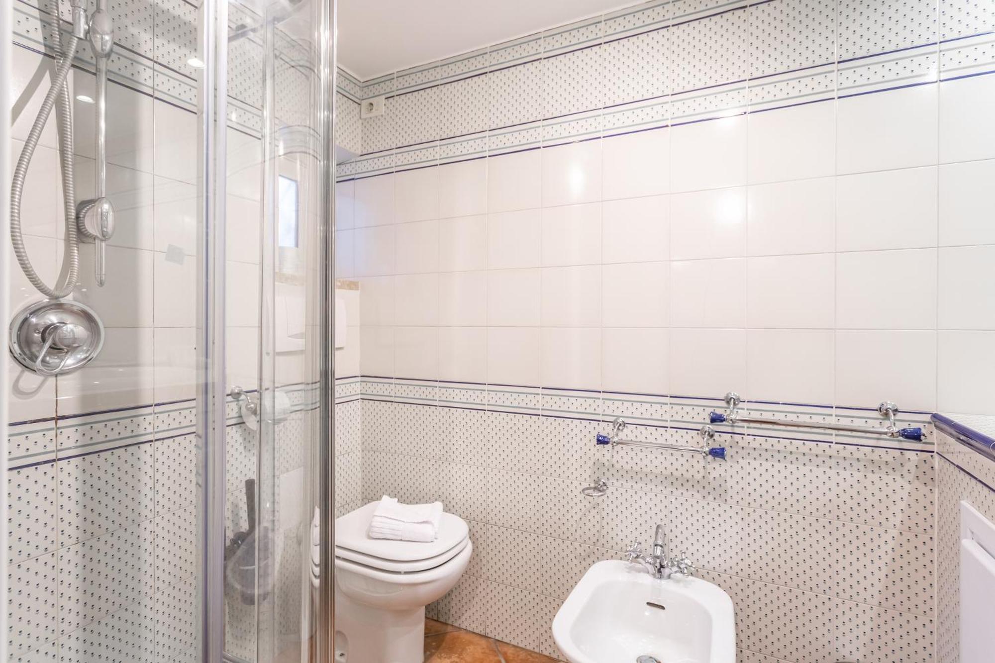 Art House Trastevere Luxury Apartment Рим Екстериор снимка
